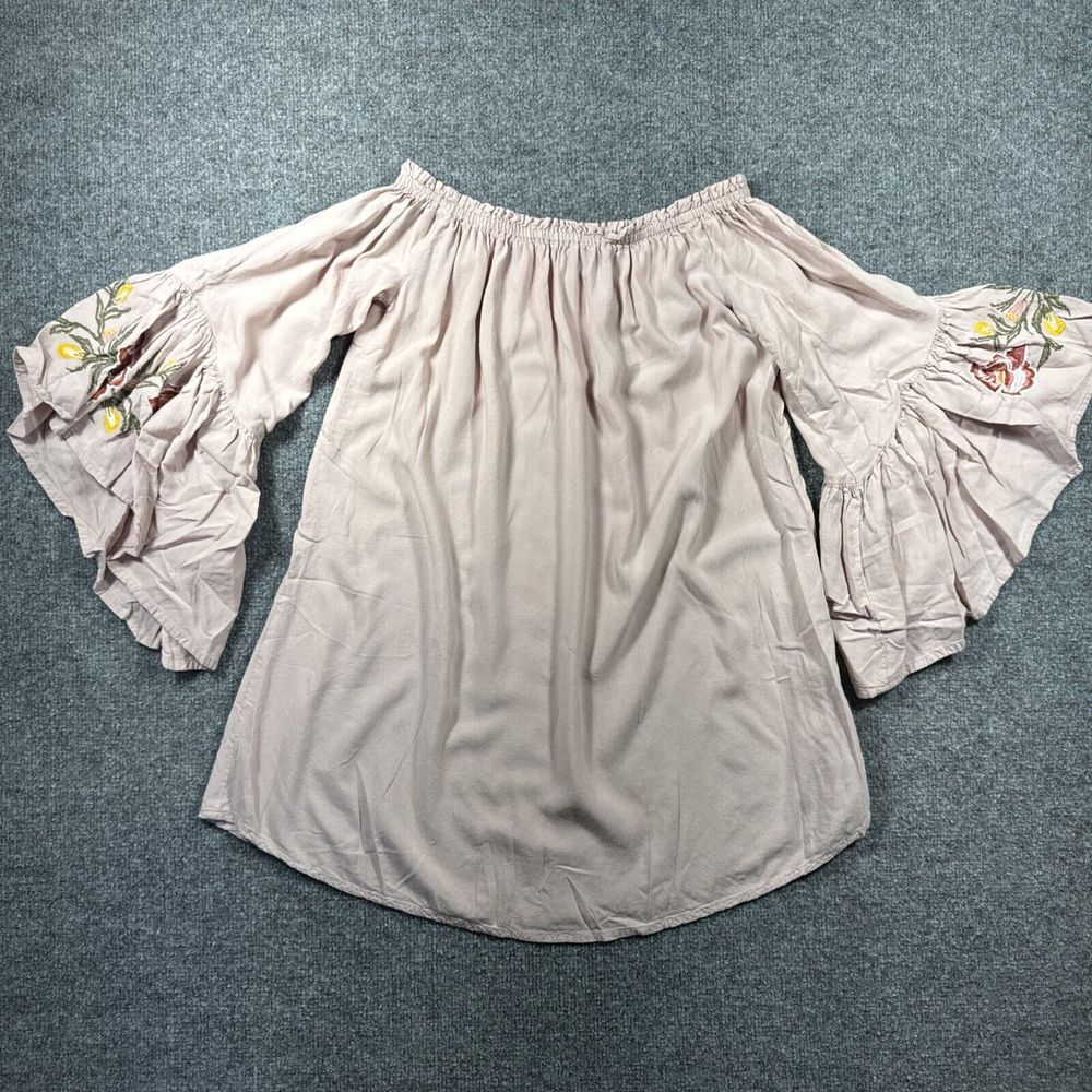 Feathers Women Med‎ Boho Cottagecore Flare Sleeve Curved Hem Blouse Embroidered